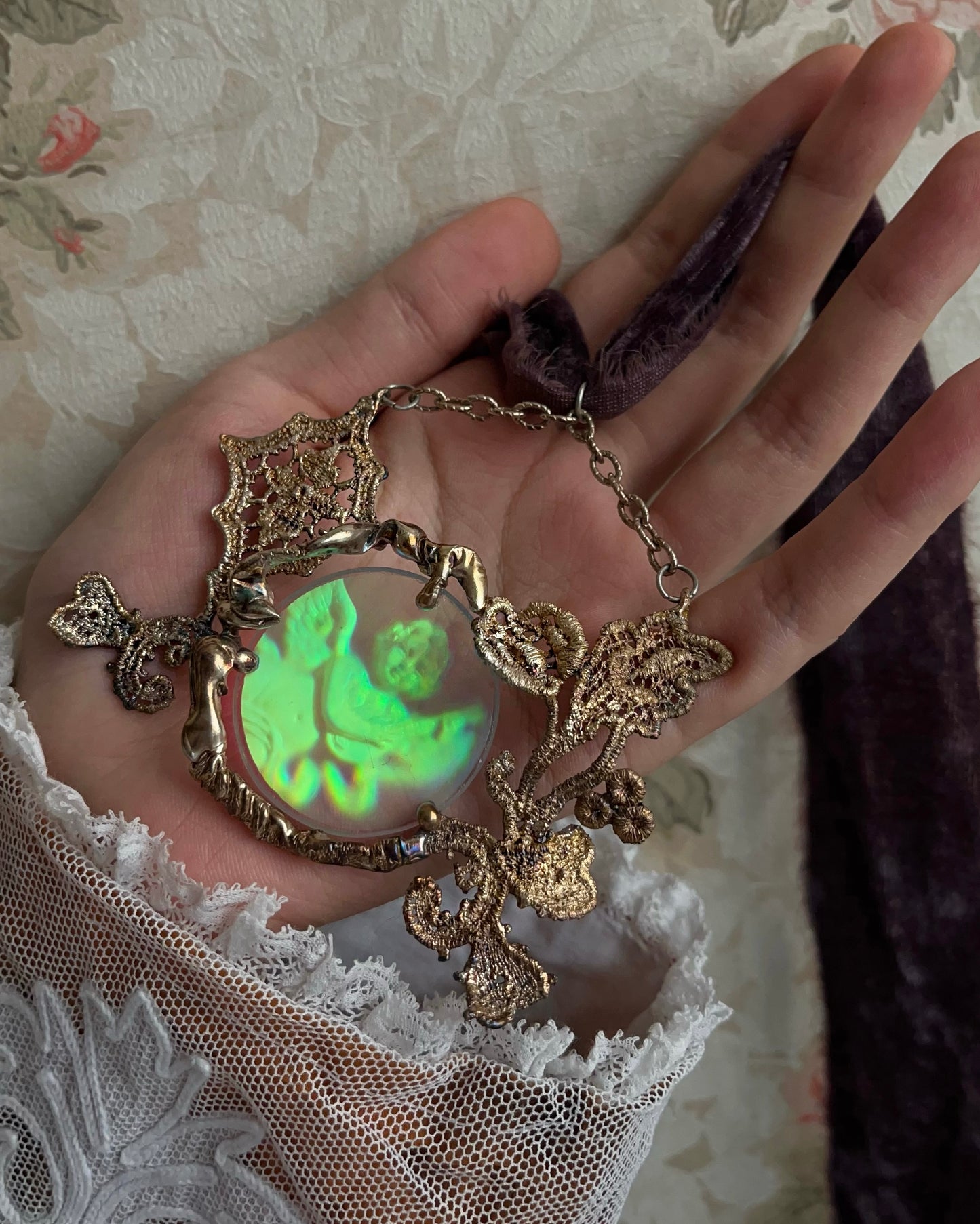 Dream Garden Mirror – Silver Necklace