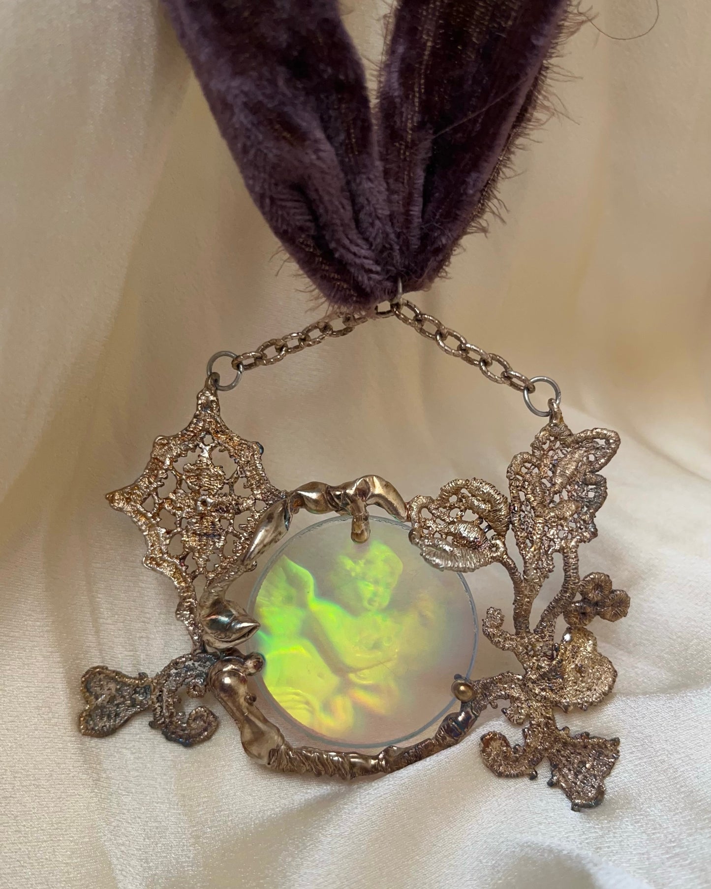 Dream Garden Mirror – Silver Necklace